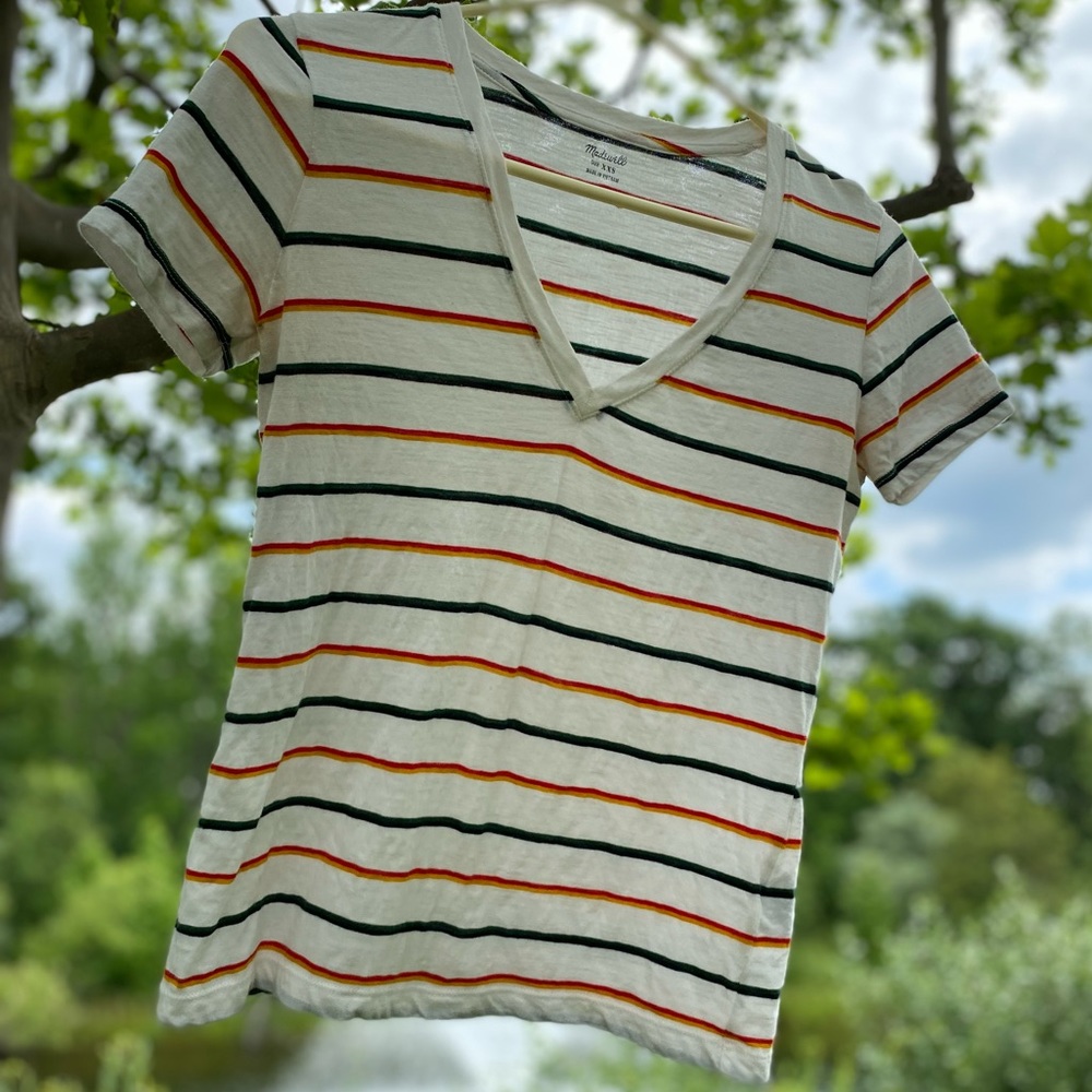 ❌SOLD❌ ⚡️Madewell | Cream Striped V-neck Tee | EUC | XXS ❤️ 1 Tiny Flaw - Picture 15 of 17